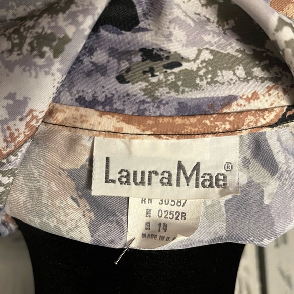 VINTAGE LAURA MAY MARVELOUS BLACK TAN & GRAY FLORAL DESIGN LONG SLEEVE TOP - Picture 8 of 8